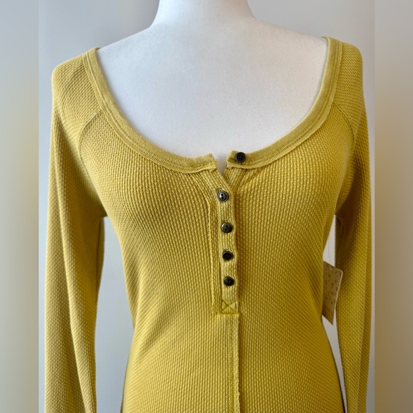 Free People Alpine Cuff Henley Thermal Top Mustard Yellow Size M NWT - Picture 6 of 15